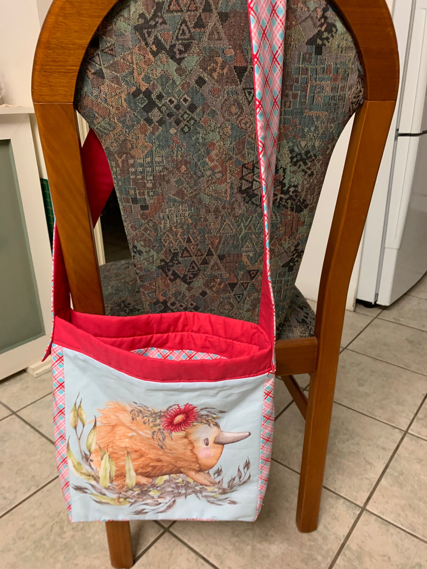 Cross-over body bag - Baby echidna - sturdy & lined